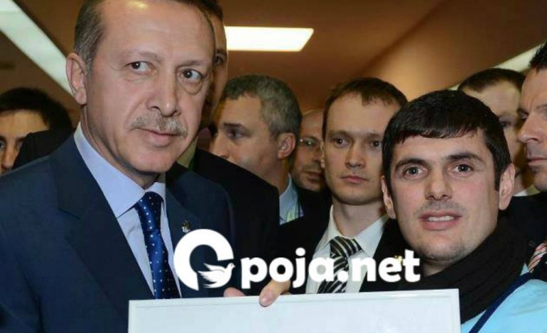 Intervistë me Halim Mejzini i cili ja dhuroi Taip Erdoganit portretin e tij