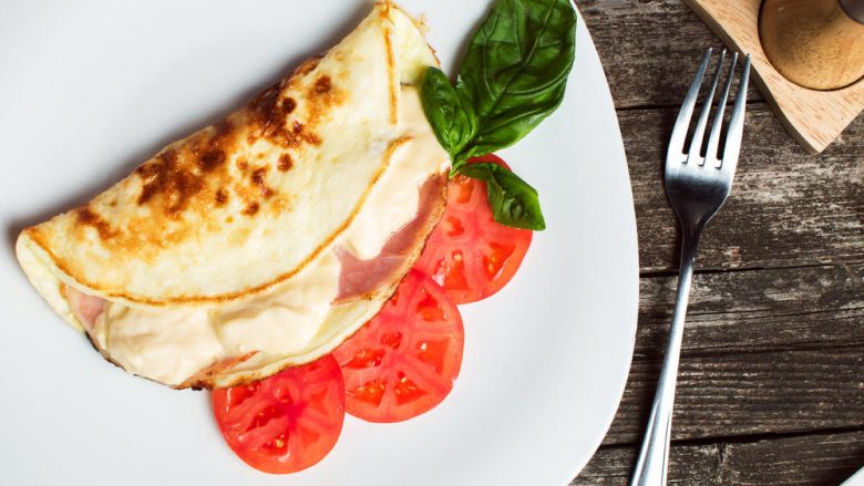 omlete-e-bardhe-dhe-e-shpejte-me-dy-lloje-djatherash