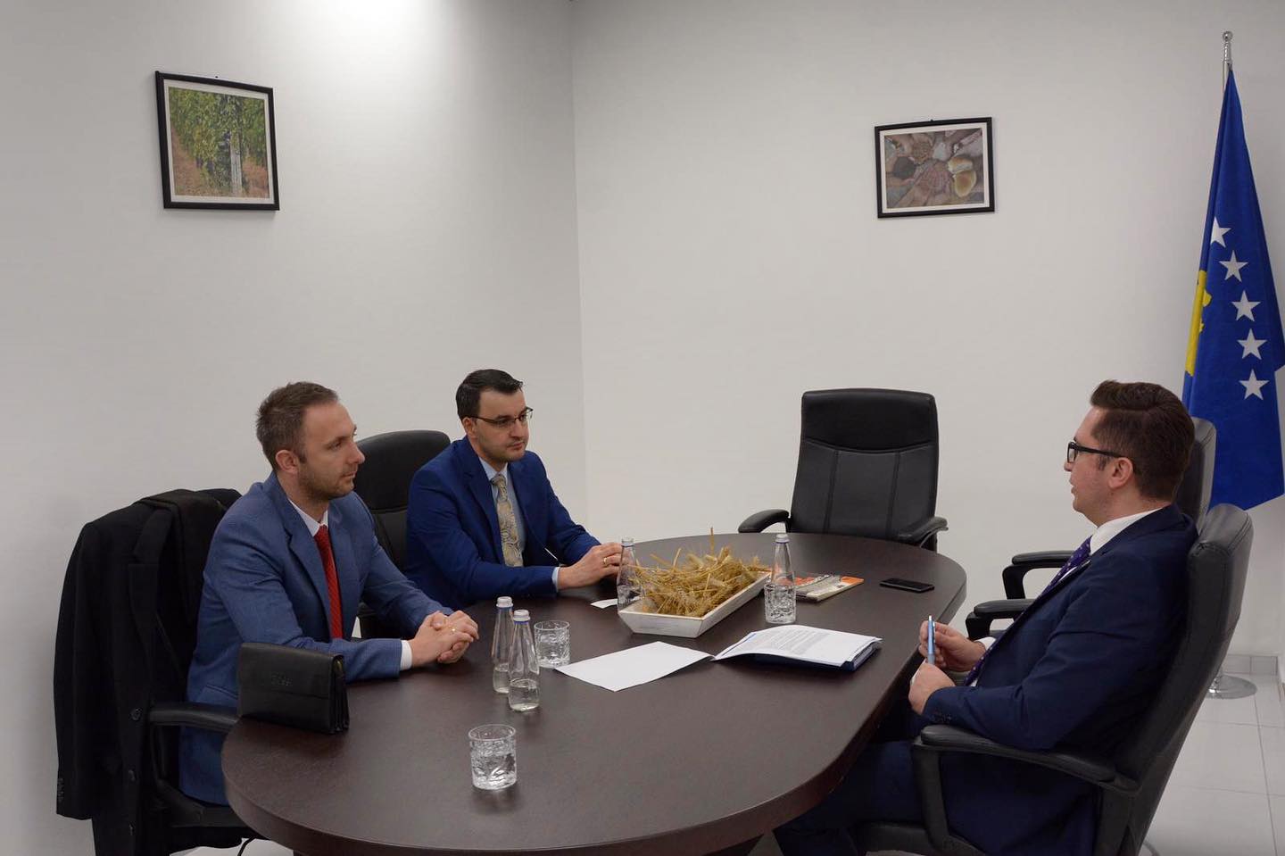 Ministri Mustafa takoi drejtorin e Shoqatës së Sigurimeve, Sami Mazrek