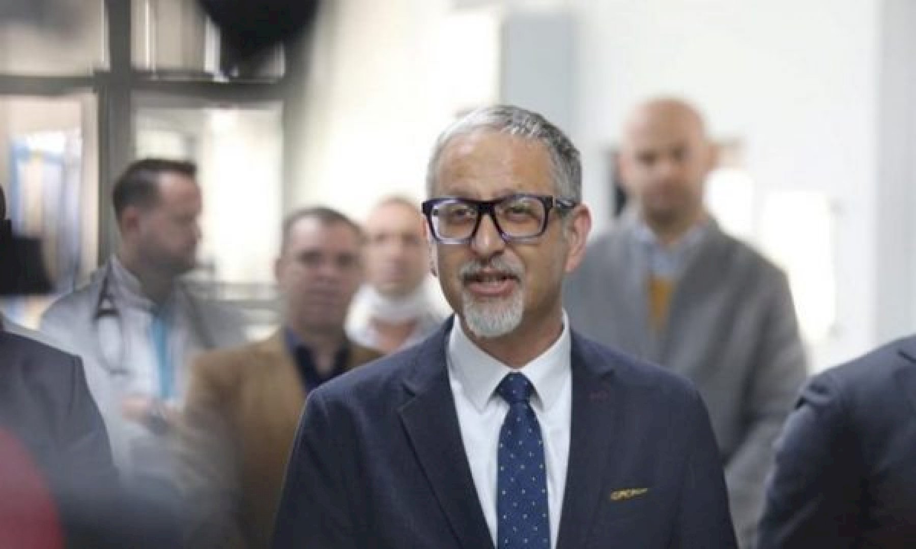 edhe-3-paciente-ne-rrezik-per-jete,-vitia-ben-apel-per-qendrim-ne-shtepi