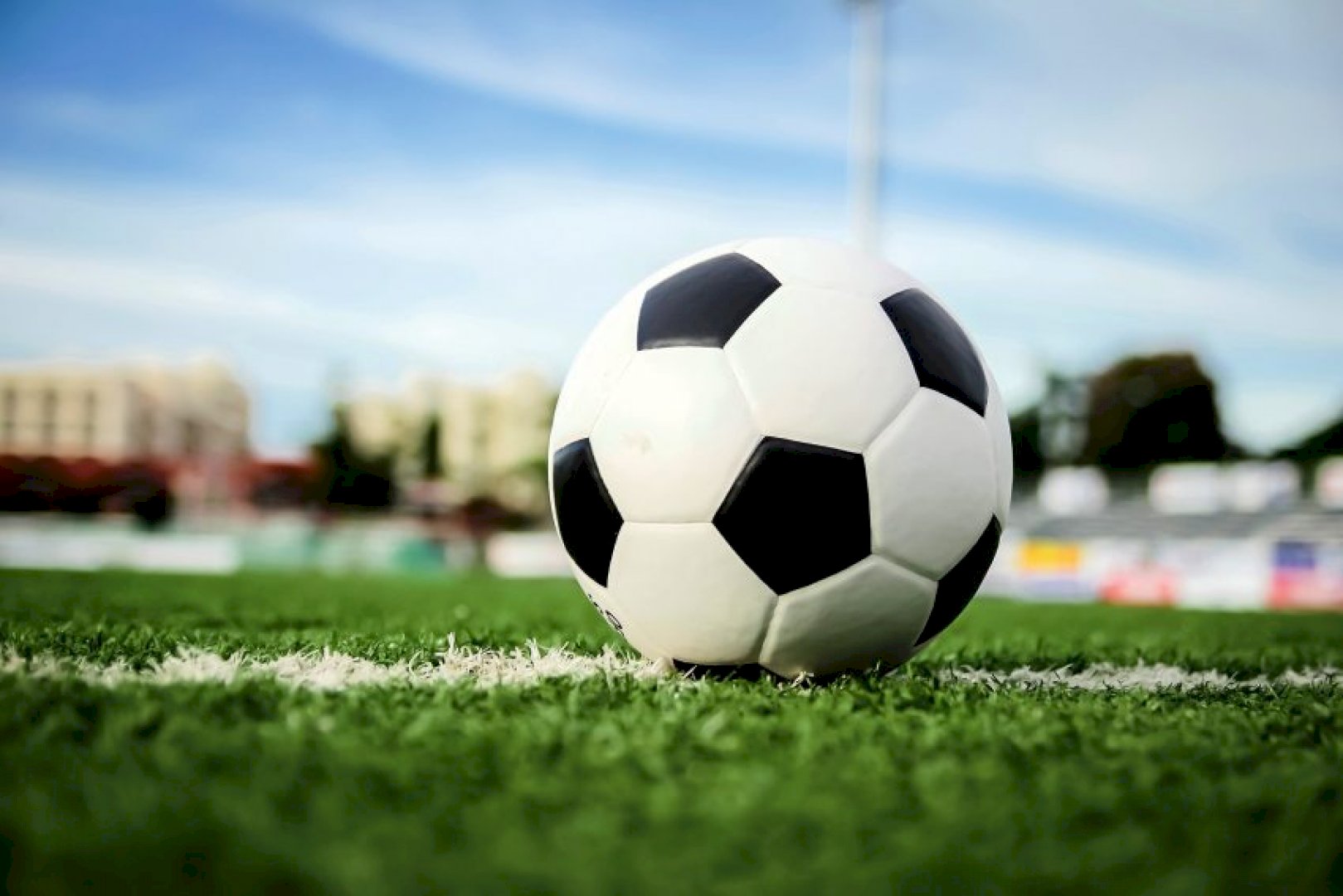 vjen-lajmi-i-fundit,-anulohet-top-kampionati-evropian-i-futbollit