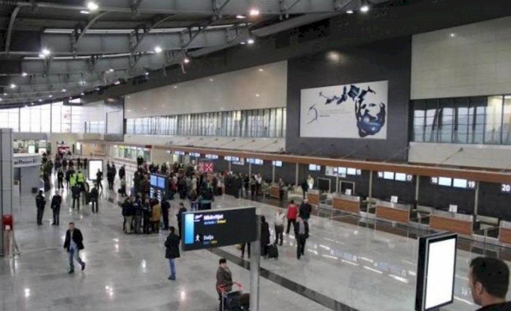 kaq-kosovare-erdhen-ne-kosove-pas-hapjes-se-aeroportit-‘adem-jashari’