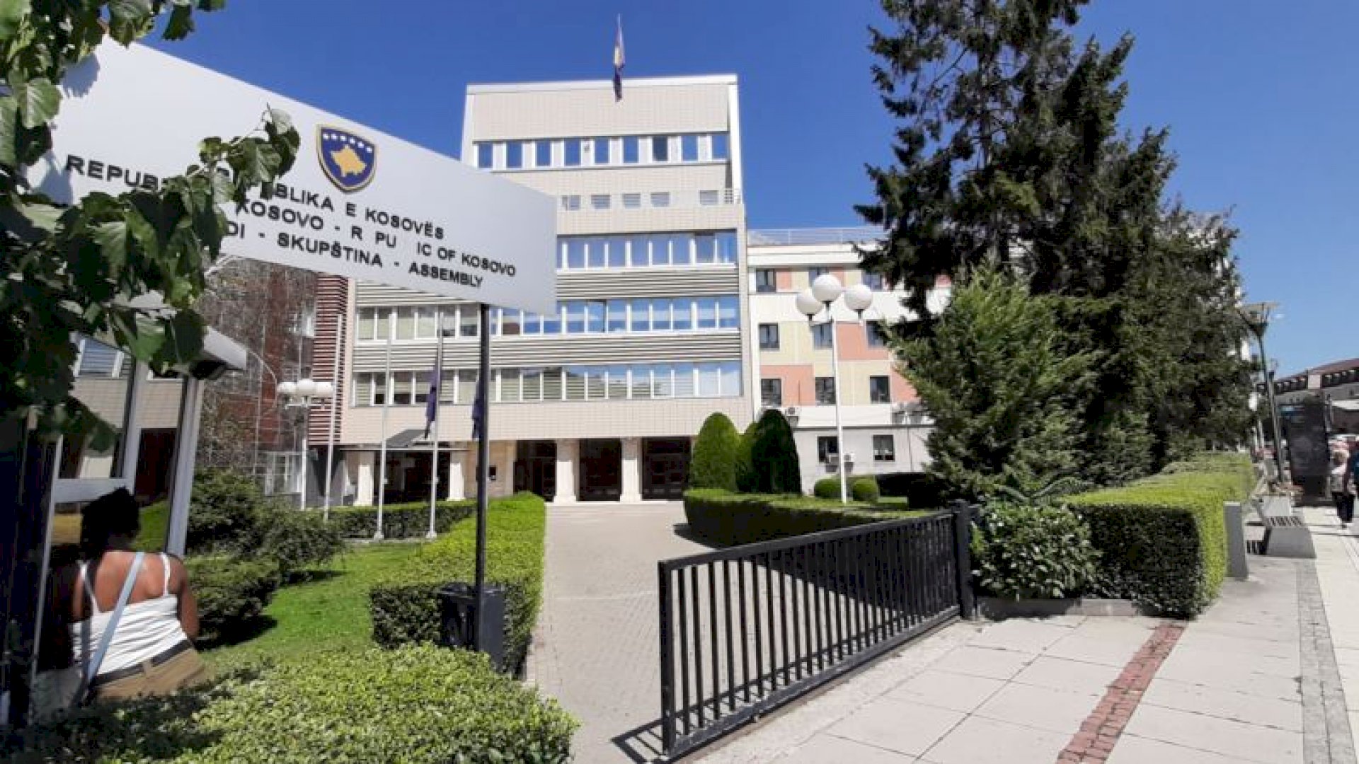 kuvendi-me-mbikeqyrje-te-dobet-ndaj-qeverise 