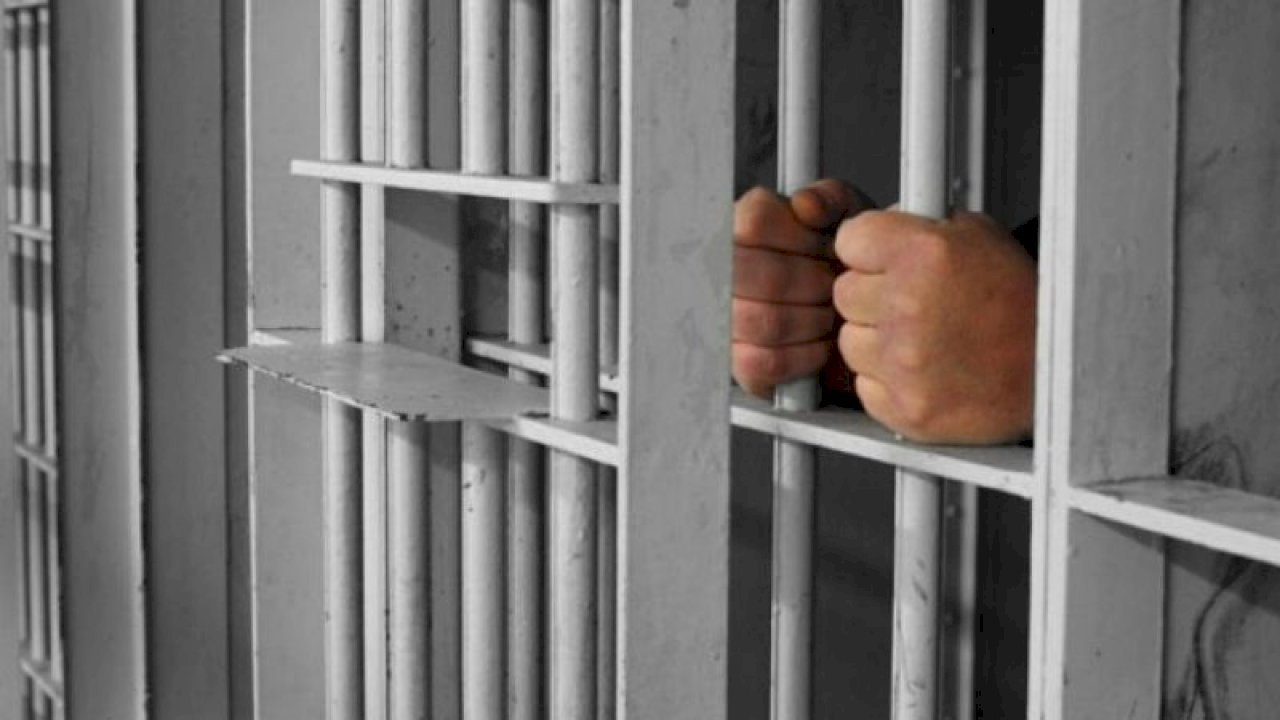 Një burrë dënohet me 5 vite burgim për shkelje të karantinës, infektoi 8 persona