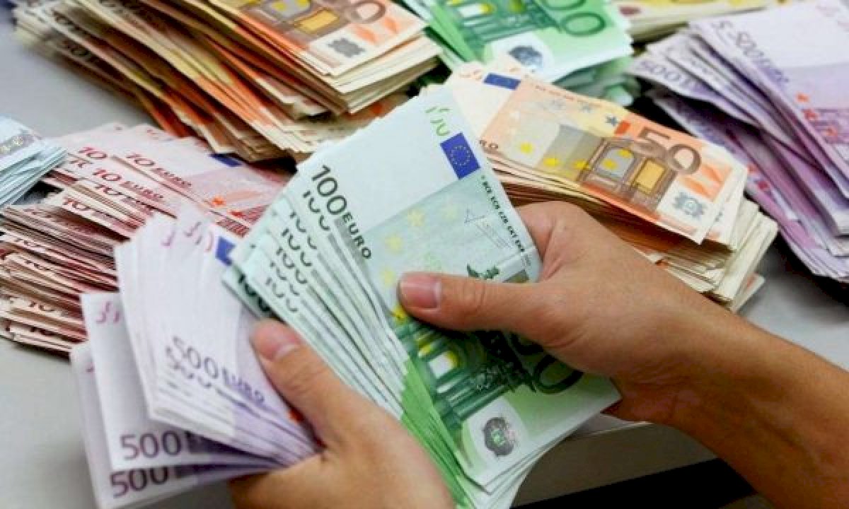 frika-nga-pandemia,-diaspora-solli-ne-kosove-mbi-606-milione-euro-per-tete-muaj