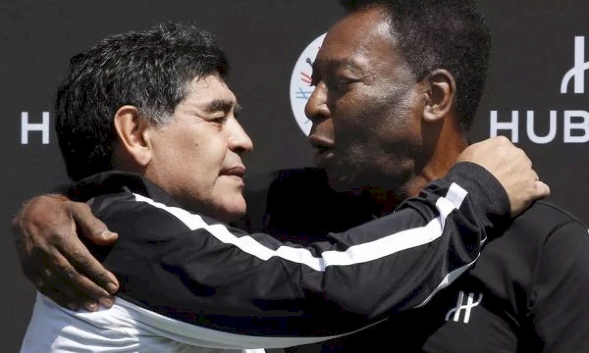 pele-me-leter-emocionuese-per-maradonen:-“te-dua,-diego”