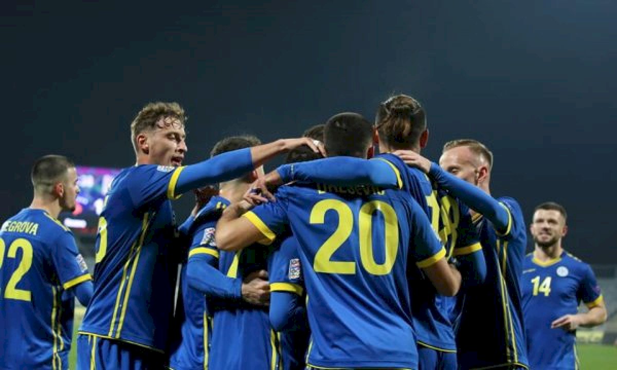futbollistet-e-kosoves-reagojne-pas-shortit-per-kupen-e-botes