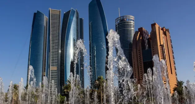 emiratet-do-te-perdorin-inteligjencen-artificiale-per-te-shkruar-ligje