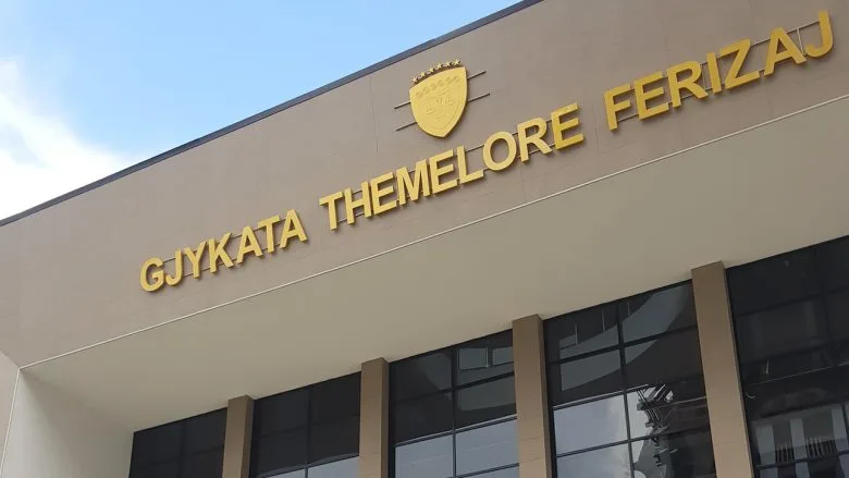 nga-nje-muaj-paraburgim-dy-te-dyshuarve-per-tentim-vrasjeje-ne-greme-te-ferizajt
