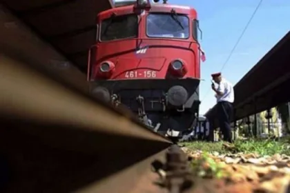 trainkos-reagon-pas-lendimit-te-pasagjeres-nga-goditja-e-trenit-me-gur:-ndaloni-vandalizmin