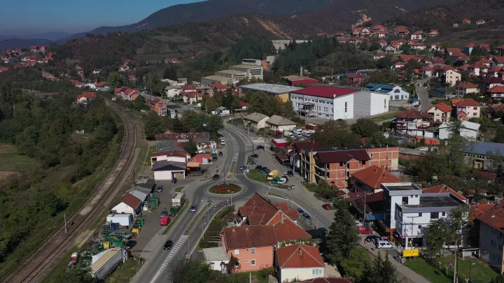 zyrtare-te-agjencise-kosovare-per-bujqesi-mbyllin-nje-institucion-ilegal-ne-leposaviq